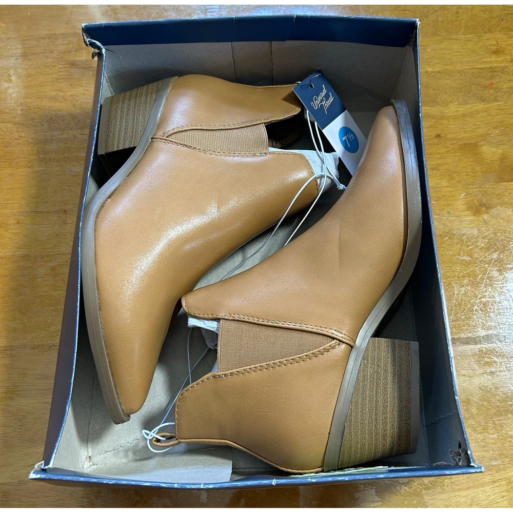 Universal Thread Sylvie Chelsea Boots Brown Faux Leather Memory Foam US 7.5